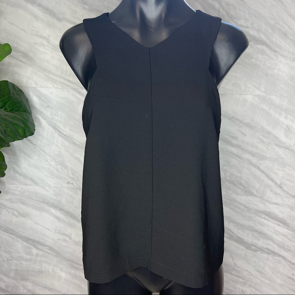 Lulu’s Open Back Top Large - Picture 2 of 7